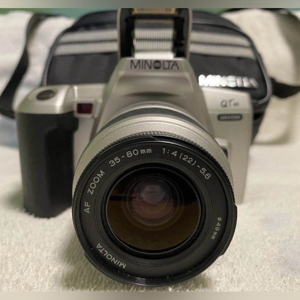 Minolta Maxxum QTsi 35mm SLR Film Camera AF 35-80mm Lens II w Case Works Like Nw